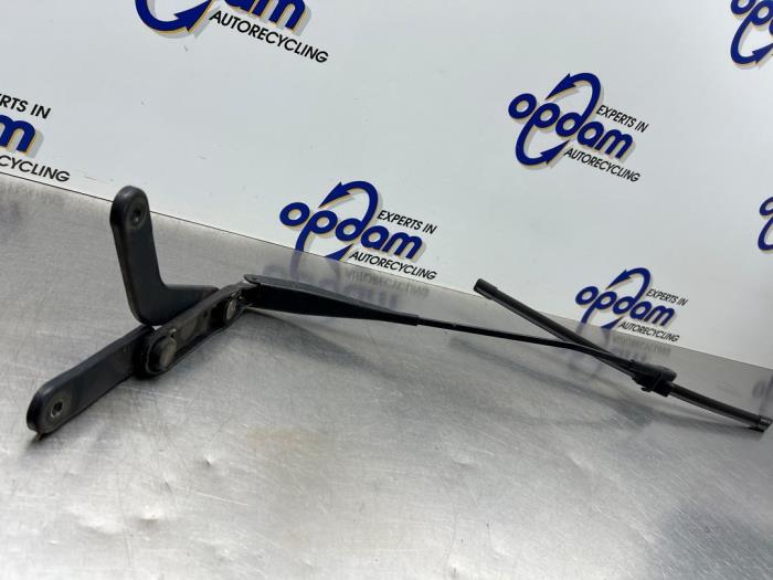 Främre torkararm från en Ford Focus C-Max 1.8 16V 2006