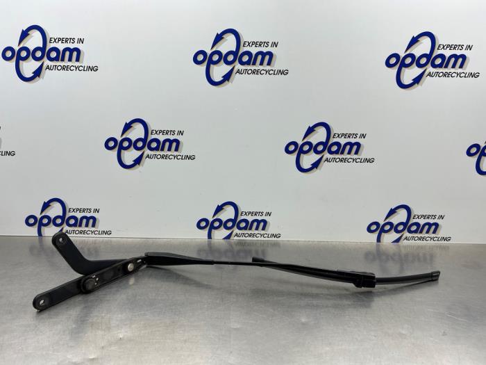 Främre torkararm från en Ford Focus C-Max 1.8 16V 2006
