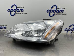 Używane Reflektor lewy Ford Focus C-Max 1.8 16V Cena € 50,00 Procedura marży oferowane przez Gebr Opdam B.V.