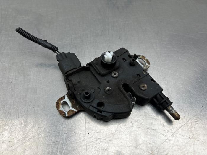 Slotmechaniek Motorkap van een Ford Focus C-Max 1.8 16V 2006