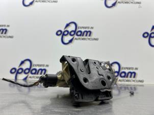 Begagnade Dörrlåsmekanism, 2-dörrars, höger Volkswagen Eos (1F7/F8) 3.2 V6 24V Pris € 60,00 Marginaltabell erbjuds av Gebr Opdam B.V.