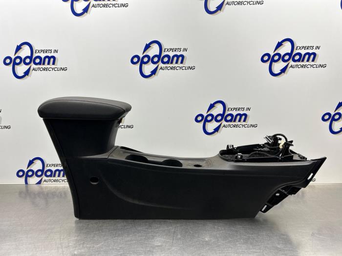 Armstöd från en Opel Astra K Sports Tourer 1.0 Turbo 12V 2017