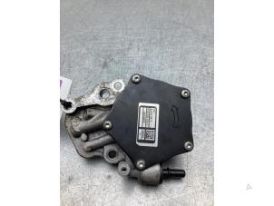 Begagnade Vakuumpump (bensin) Opel Karl 1.0 12V Pris € 80,00 Marginaltabell erbjuds av Gebr Opdam B.V.