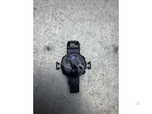 Gebruikte Regensensor Volkswagen Up! (121) 1.0 12V 60 Prijs € 50,00 Margeregeling aangeboden door Gebr Opdam B.V.