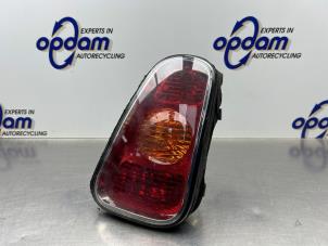 Begagnade Baklykta, höger BMW Mini One/Cooper (R50) 1.6 16V Cooper Pris € 35,00 Marginaltabell erbjuds av Gebr Opdam B.V.