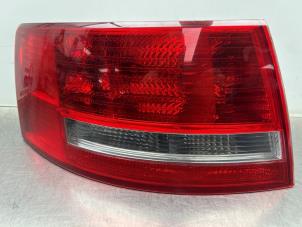 Begagnade Baklykta, vänster Audi A6 (C6) 2.4 V6 24V Pris € 75,00 Marginaltabell erbjuds av Gebr Opdam B.V.