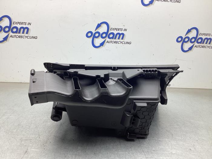 Dashboardkastje van een Opel Crossland (X) 1.2 Turbo 12V 2019