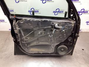 Begagnade Dörrlåsmekanism, 4-dörrars, vänster fram Opel Meriva 1.6 16V Pris på förfrågan erbjuds av Gebr Opdam B.V.