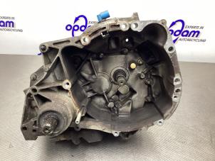 Begagnade Växellåda Renault Clio II (BB/CB) 1.2 16V Pris på förfrågan erbjuds av Gebr Opdam B.V.