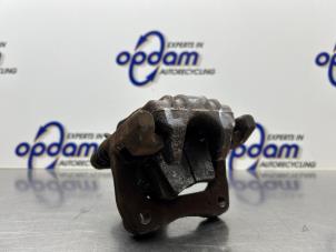 Begagnade Bakre bromsok, vänster Volkswagen Golf V (1K1) 1.6 Pris € 50,00 Marginaltabell erbjuds av Gebr Opdam B.V.