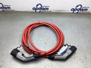 Gebruikte Oplaadkabel elektrische auto Kia Niro I (DE) E-Niro 64 kWh Prijs € 200,00 Margeregeling aangeboden door Gebr Opdam B.V.