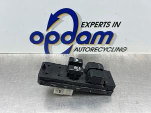 Begagnade Brytare, eldrivna fönster Suzuki Swift (ZA/ZC/ZD1/2/3/9) 1.3 VVT 16V Pris € 35,00 Marginaltabell erbjuds av Gebr Opdam B.V.