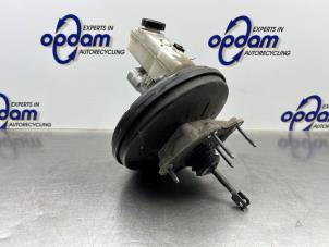 Begagnade Bromsservo Renault Captur (2R) 0.9 Energy TCE 12V Pris € 100,00 Marginaltabell erbjuds av Gebr Opdam B.V.