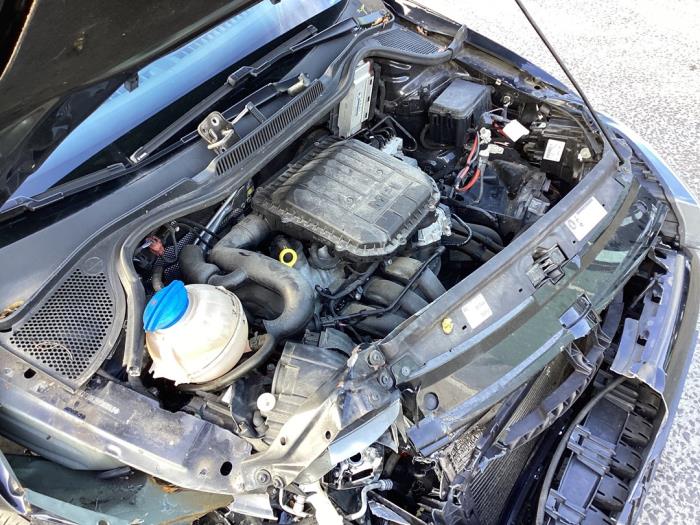 Engine Volkswagen Polo V 1.0 12V BlueMotion Technology - CHYB