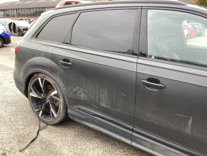 Begagnade Bakdörr, 4-dörrars, höger Audi Q7 (4MB/4MG) 3.0 V6 24V 55 TFSI Mild Hybrid Pris € 850,00 Marginaltabell erbjuds av Gebr Opdam B.V.