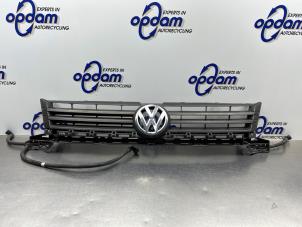 Używane Grill Volkswagen Caddy III (2KA,2KH,2CA,2CH) 1.6 TDI 16V Cena € 100,00 Procedura marży oferowane przez Gebr Opdam B.V.