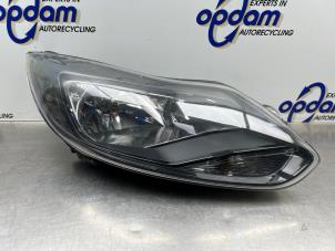 Używane Reflektor prawy Ford Focus 3 Wagon 1.6 TDCi Cena € 150,00 Procedura marży oferowane przez Gebr Opdam B.V.