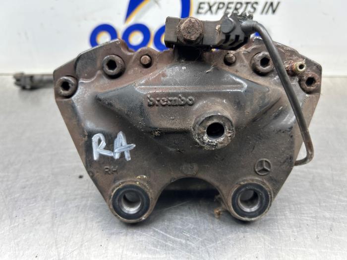 Bakre bromsok, höger från en Mercedes-Benz ML I (163) 270 2.7 CDI 20V 2002