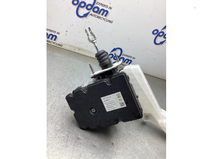 Bromsservo från en Kia Niro I (DE) E-Niro 64 kWh 2021