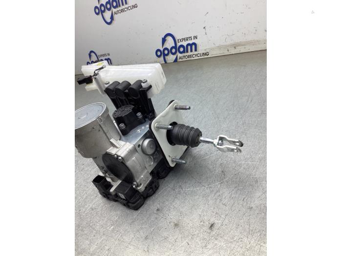 Bromsservo från en Kia Niro I (DE) E-Niro 64 kWh 2021