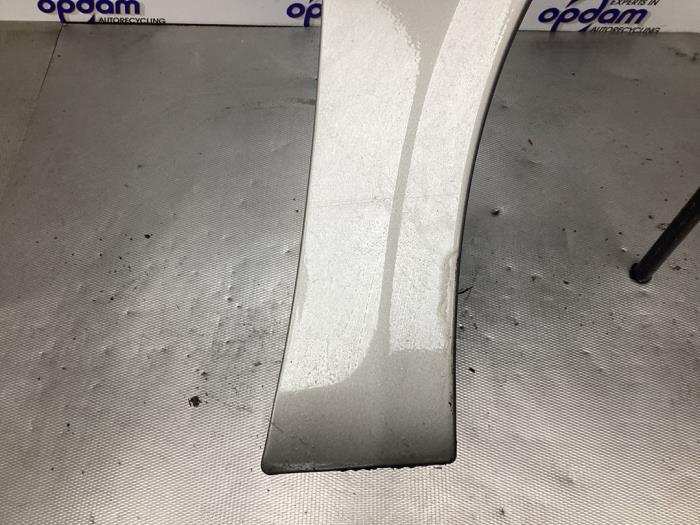 Framskärm, höger från en Skoda Fabia II (5J) 1.6i 16V 2010