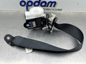 Używane Pas bezpieczenstwa prawy tyl Mazda 5 (CWA9) 2.0i 16V Cena € 50,00 Procedura marży oferowane przez Gebr Opdam B.V.