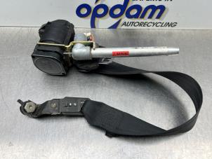 Begagnade Främre säkerhetsbälte, vänster Saab 9-3 I (YS3D) 2.0t 16V Ecopower Pris € 150,00 Marginaltabell erbjuds av Gebr Opdam B.V.