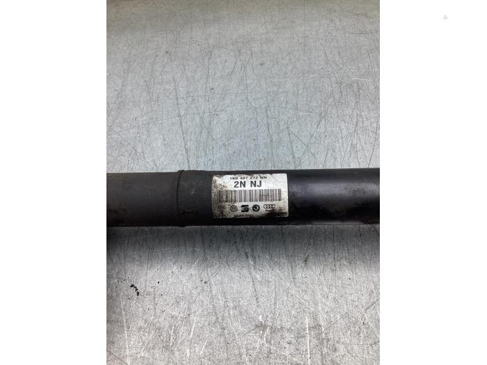 Drivaxel, höger fram från en Volkswagen Golf VI (5K1) 1.2 TSI BlueMotion 2012