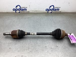 Gebruikte Aandrijfas links-voor Opel Combo Cargo 1.5 CDTI 130 Prijs € 125,00 Margeregeling aangeboden door Gebr Opdam B.V.