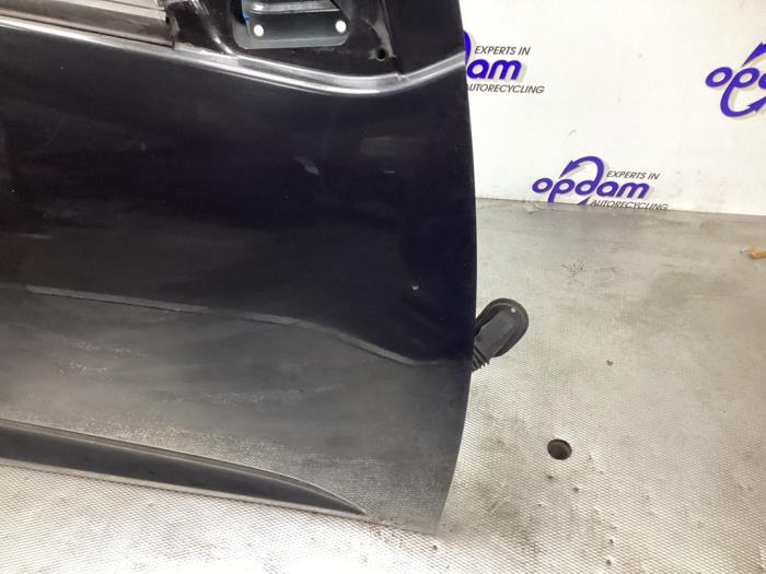 Framdörr, 4-dörrars, höger från en Chevrolet Spark (M300) 1.0 16V Bifuel 2011