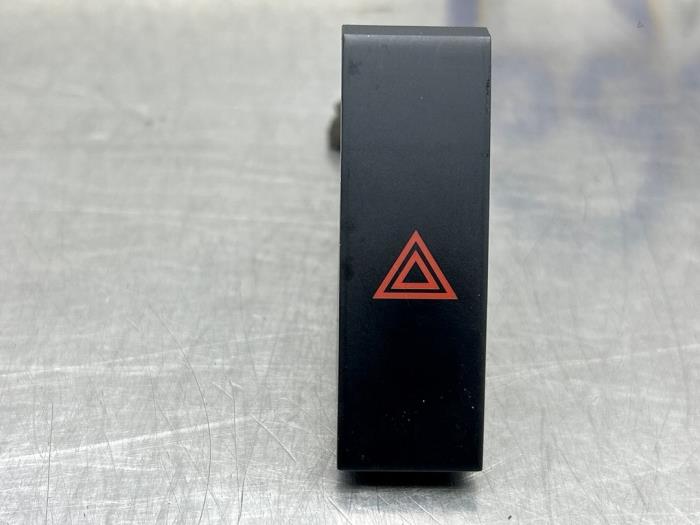 Nödbelysningsbrytare från en Chevrolet Spark (M300) 1.0 16V Bifuel 2011