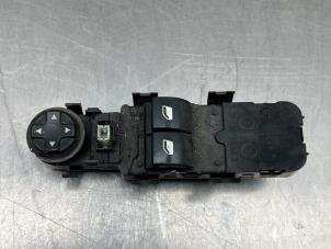 Używane Przelacznik elektrycznej szyby Peugeot Expert (G9) 2.0 HDiF 16V 130 Cena € 75,00 Procedura marży oferowane przez Gebr Opdam B.V.