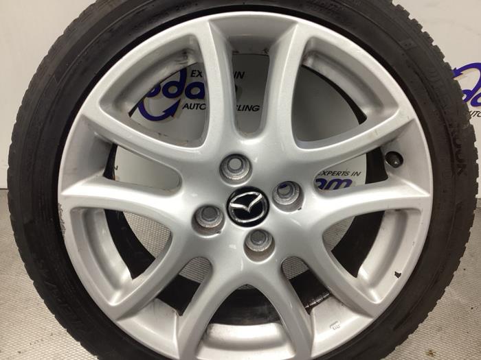 Zestaw felg sportowych + opony zimowe z Mazda 2 (DE) 1.3 16V MZR 2014