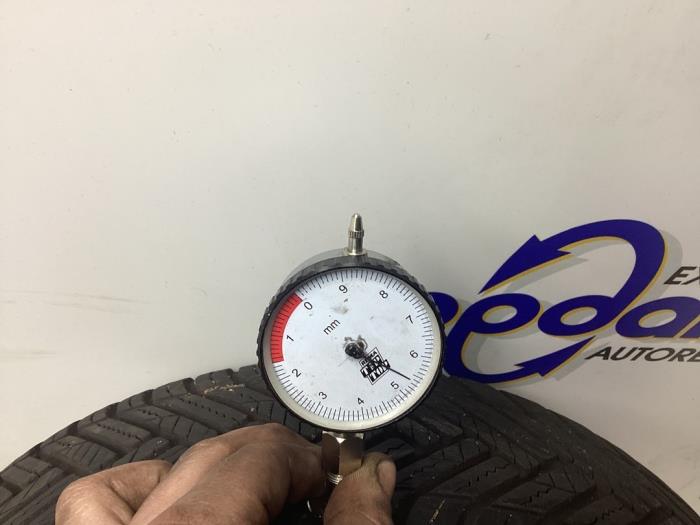 Zestaw felg sportowych + opony zimowe z Mazda 2 (DE) 1.3 16V MZR 2014