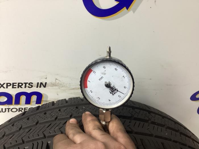 Zestaw felg sportowych + opony zimowe z Mazda 2 (DE) 1.3 16V MZR 2014