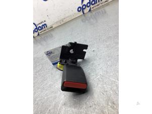 Begagnade Bakre bältesspänne, höger Lynk &amp; Co 01 1.5 PHEV Pris € 40,00 Marginaltabell erbjuds av Gebr Opdam B.V.