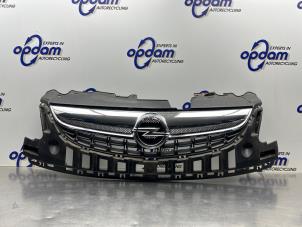 Begagnade Grill Opel Corsa D 1.4 16V Twinport Pris € 100,00 Marginaltabell erbjuds av Gebr Opdam B.V.