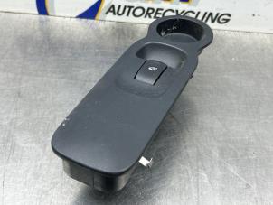 Begagnade Brytare, eldrivna fönster Renault Modus/Grand Modus (JP) 1.2 16V TCE 100 Pris € 20,00 Marginaltabell erbjuds av Gebr Opdam B.V.