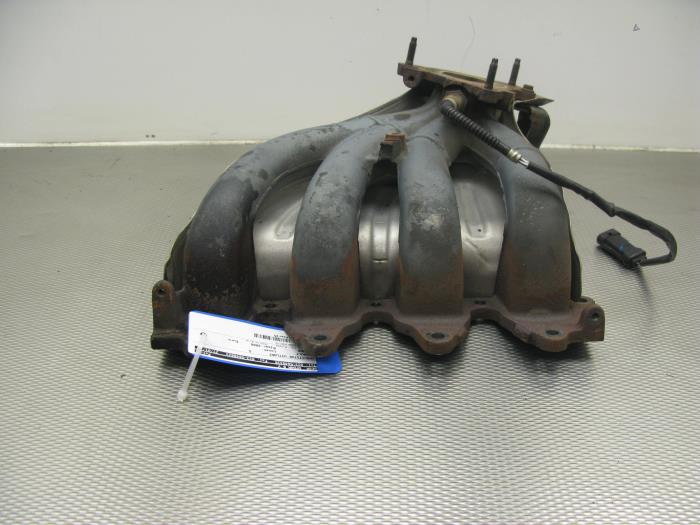 Avgasgrenrör från en Renault Laguna 2006