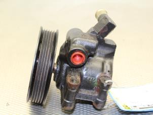 Begagnade Servostyrningspump Ford Fiesta 4 1.3i Pris € 40,00 Marginaltabell erbjuds av Gebr Opdam B.V.