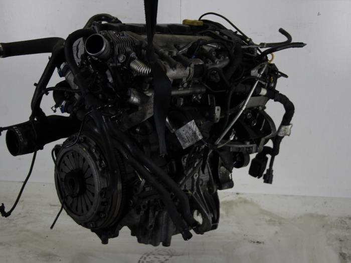 Motor van een Alfa Romeo 147 (937) 1.9 JTDM 2006