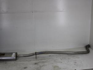 Używane Tlumik srodkowy Peugeot 406 Break (8E/F) 1.8 16V Cena € 20,00 Procedura marży oferowane przez Gebr Opdam B.V.