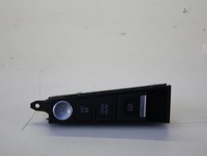 Gebruikte Schakelaar handrem Volkswagen Passat (3C2) 2.0 TDI 16V 140 Prijs op aanvraag aangeboden door Gebr Opdam B.V.