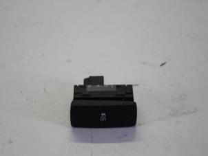 Begagnade ASR-brytare Chevrolet Aveo 1.2 16V Pris på förfrågan erbjuds av Gebr Opdam B.V.