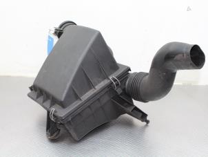 Gebruikte Luchtfilterhuis Mercedes SLK (R170) 2.0 200 16V Prijs op aanvraag aangeboden door Gebr Opdam B.V.