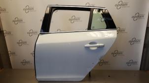 Begagnade Bakdörr, 4-dörrars, vänster Volvo V60 I (FW/GW) 2.0 D3 20V Pris € 300,00 Marginaltabell erbjuds av Gebr Opdam B.V.