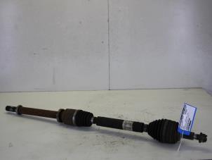 Begagnade Drivaxel, höger fram Renault Laguna II (BG) 2.0 16V Pris € 50,00 Marginaltabell erbjuds av Gebr Opdam B.V.