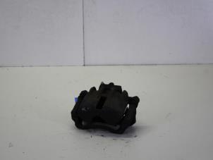 Gebruikte Remklauw (Tang) rechts-voor Rover 25 1.4 E 16V Prijs € 35,00 Margeregeling aangeboden door Gebr Opdam B.V.