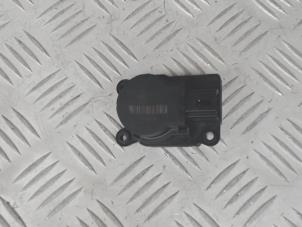 Gebruikte Kachelklep Motor Opel Insignia 1.6 CDTI 16V Prijs € 17,50 Margeregeling aangeboden door Automaterialen Ronald Morien B.V.