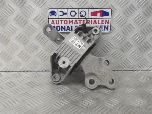 Begagnade Fäste, växellåda Opel Astra J (PC6/PD6/PE6/PF6) 1.6 16V Ecotec Pris € 20,00 Marginaltabell erbjuds av Automaterialen Ronald Morien B.V.